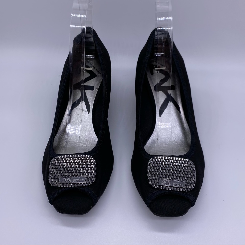 Anne Klein sport nibble. Suede Women shoes size 8.5